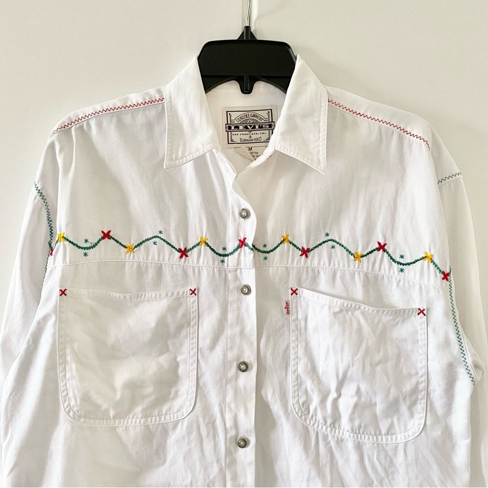 Vintage Levi’s Western Embroidered Button Down Shirt